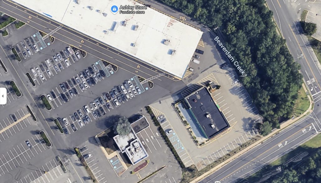 Two outparcels at the Laurel Square shopping center. (Credit: Google Maps)